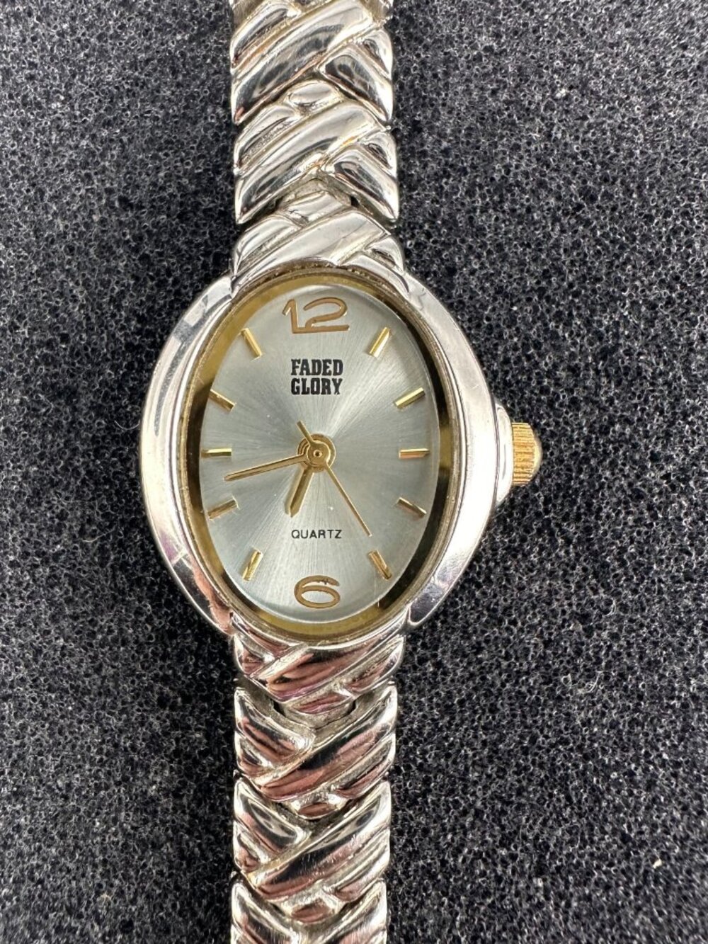 3/$30 Faded Glory Watch Women Silver Tone Oval Dial Woven Band New Battery 7.25"